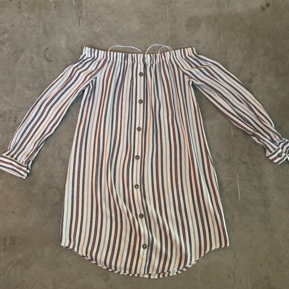 NWT WAYF dress off the shoulder - Picture 1 of 11